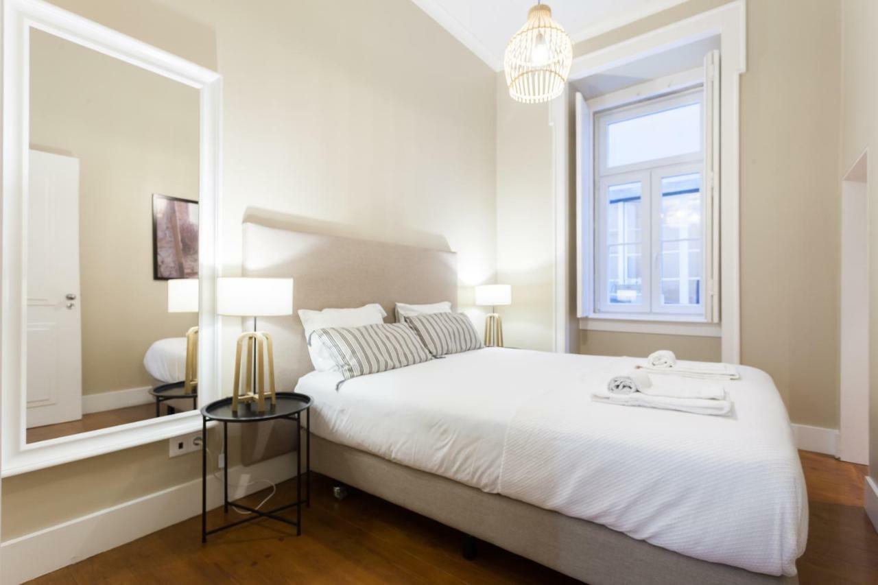 Baixa Vintage Three-Bedroom Apartment - By Lu Holidays Лиссабон Экстерьер фото